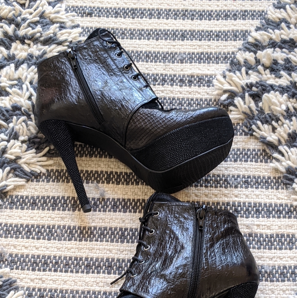 Stuart Weitzman Black Leather Boots Size 8 - Picture 9 of 13